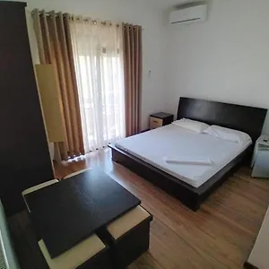 Yjet Hotel